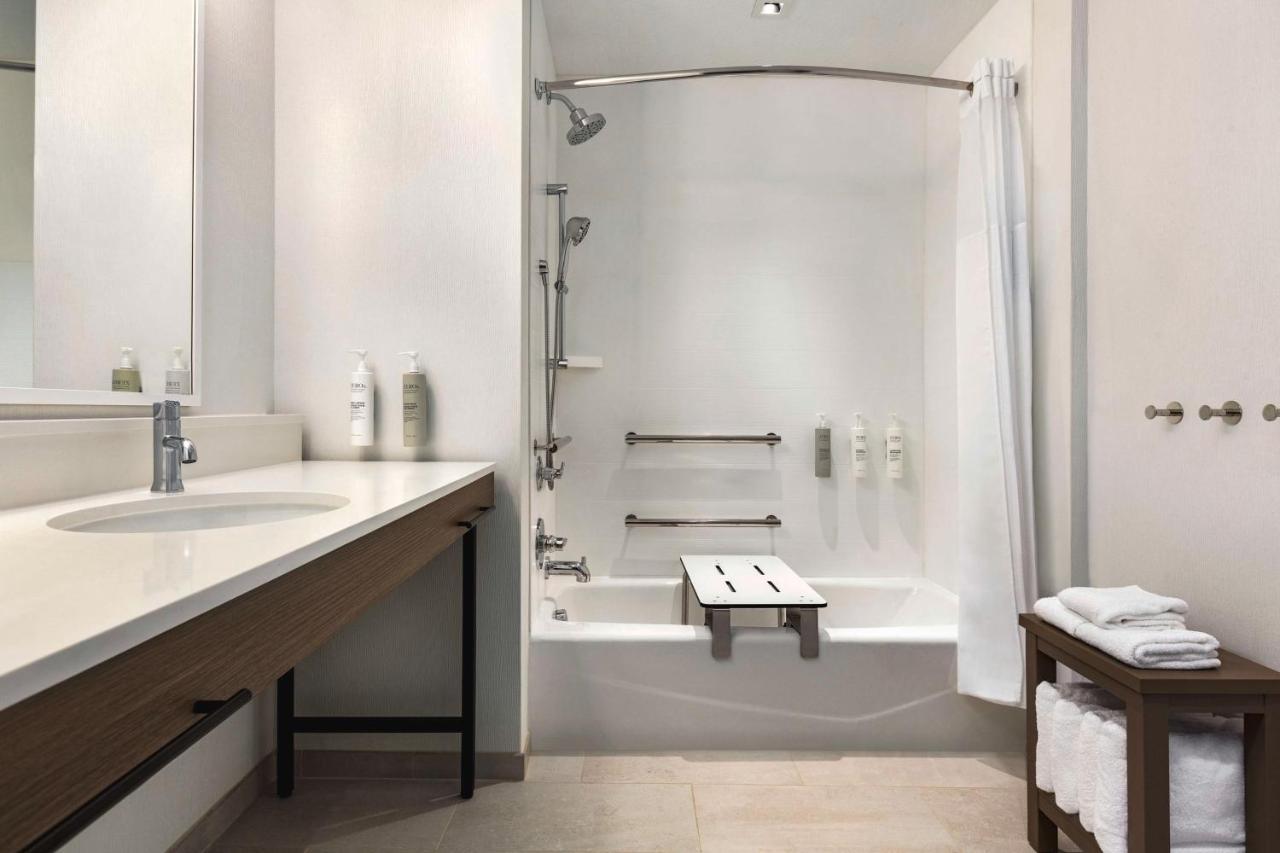 Hampton Inn Stockton, Ca Bagian luar foto